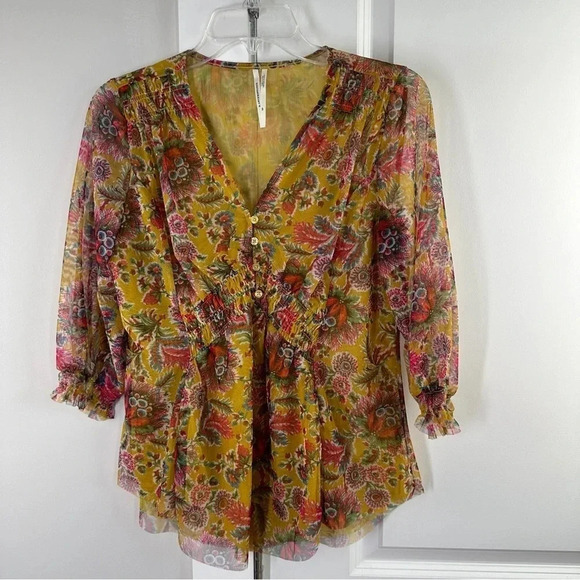 By Anthropologie Gretchen Floral Gold Mesh V-Neck Smocked Blouse Size Small - Picture 2 of 14